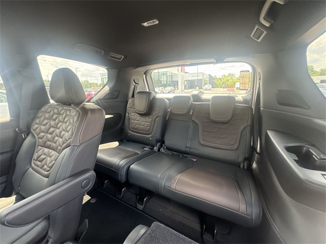 2025 Nissan Armada Platinum Reserve photo 18