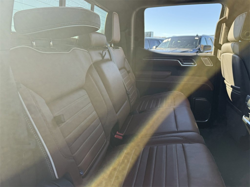 2025 GMC SIERRA - Image 36