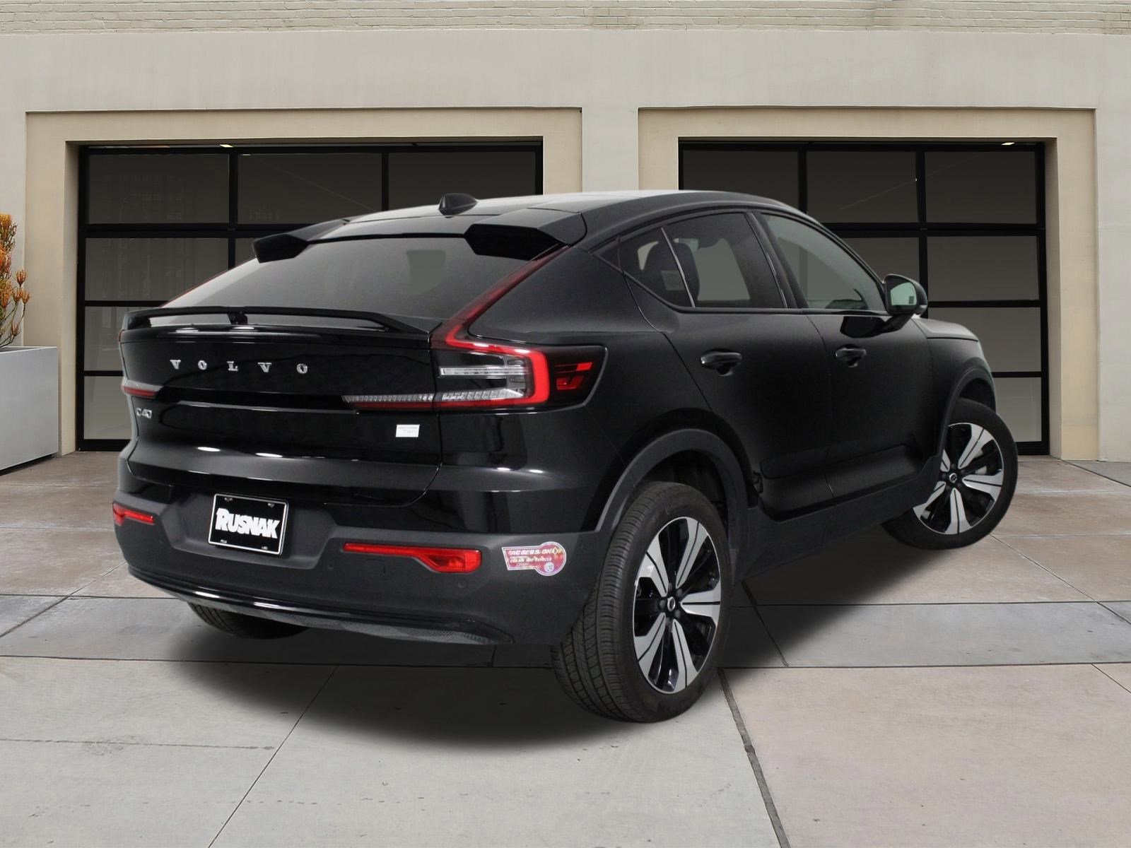 2023 Volvo C40 Plus photo 2