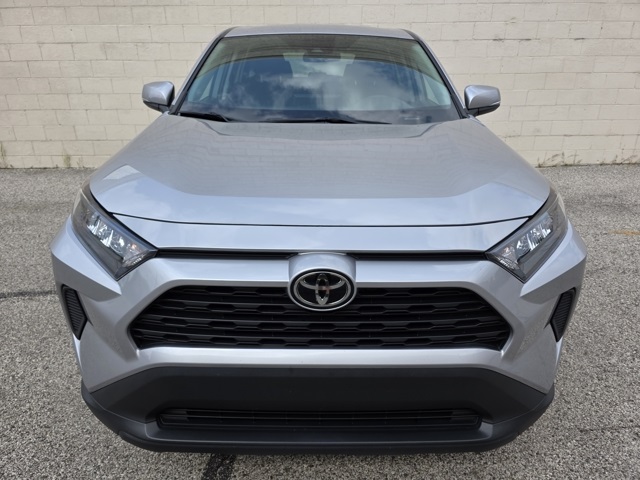 2022 Toyota RAV4 LE photo 7