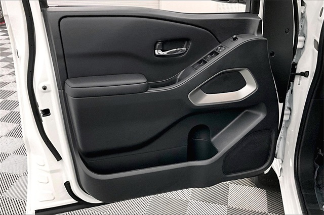 2025 Nissan Frontier SV photo 30