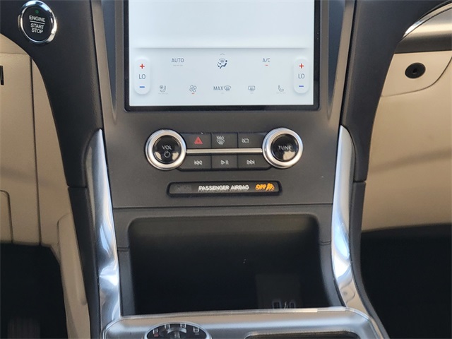 2024 Ford Edge Titanium photo 25
