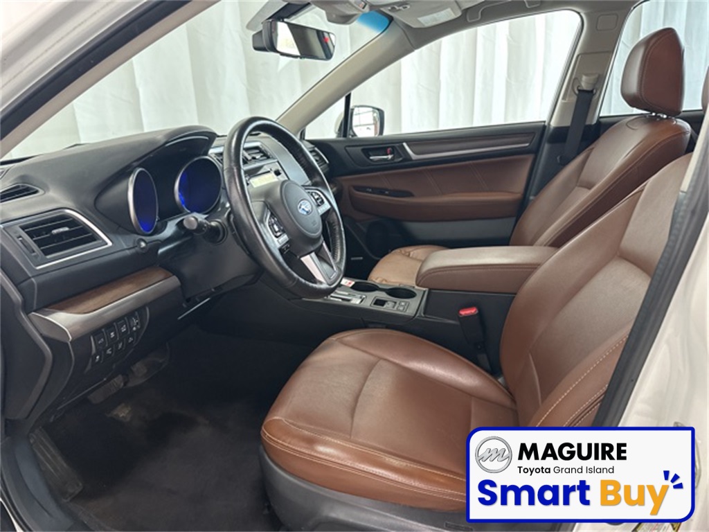 2017 Subaru Outback 3.6R Touring photo 3