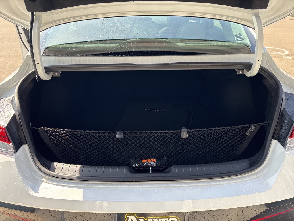 2025 Hyundai Elantra Limited photo 23