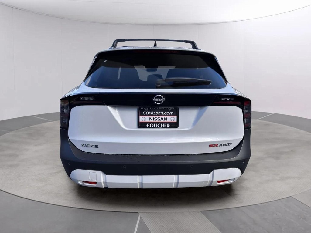 2026 Nissan Kicks SR photo 4