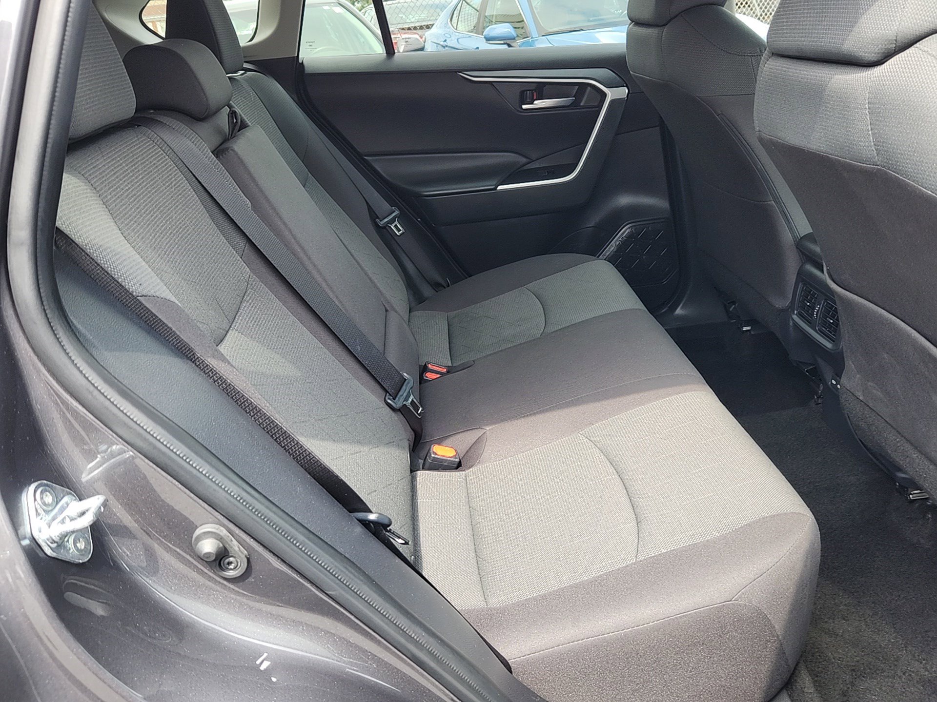 2025 Toyota RAV4 XLE photo 28