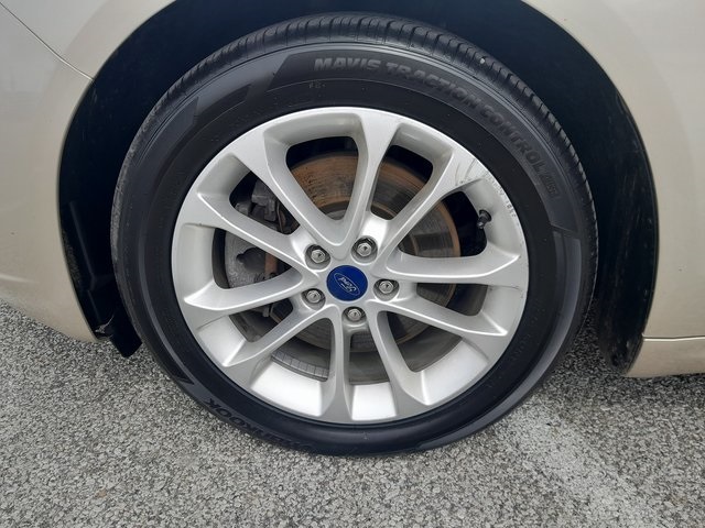 2019 Ford Fusion Energi Titanium photo 9