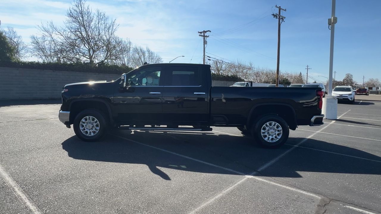 2024 Chevrolet Silverado 3500HD LTZ photo 5