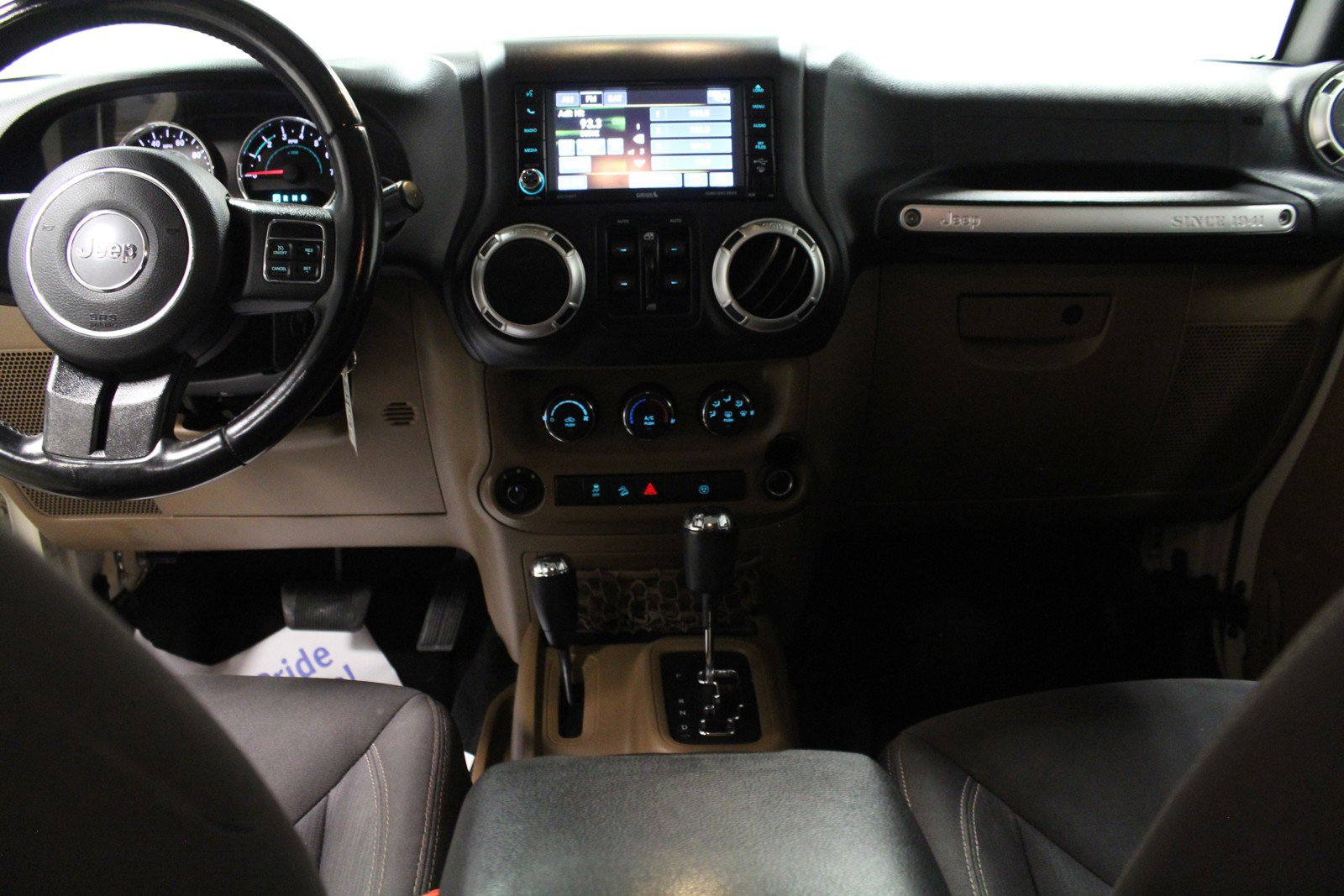2016 Jeep Wrangler Unlimited Sahara photo 16