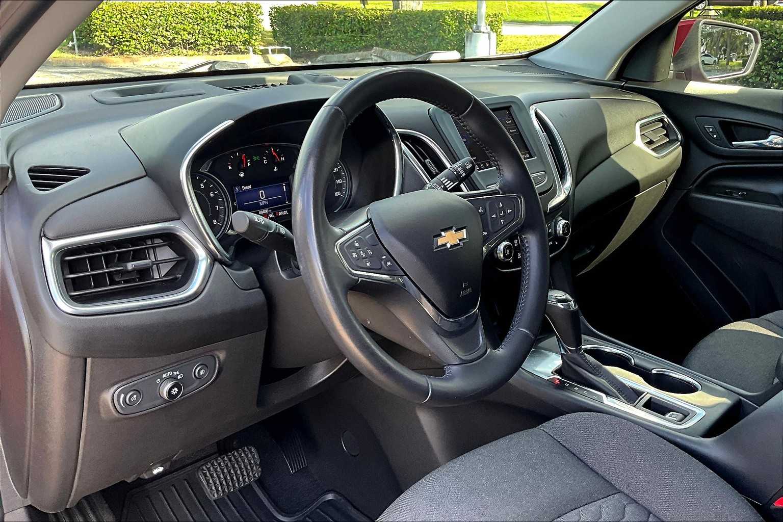 2020 Chevrolet Equinox LT photo 17