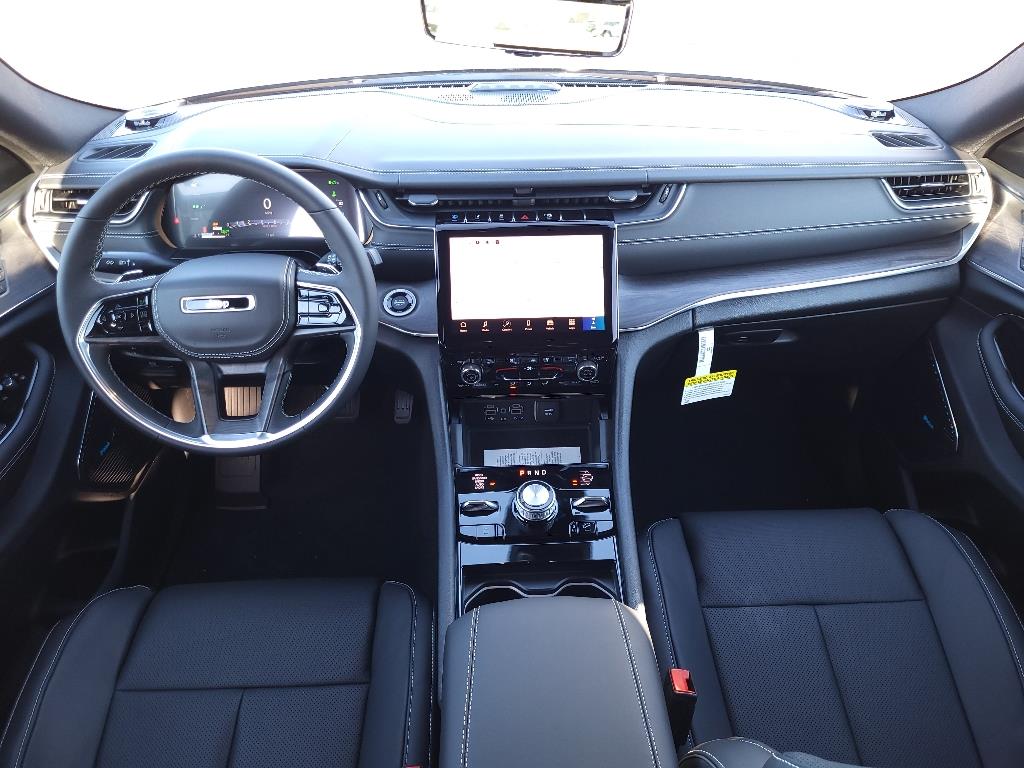 2024 Jeep Cherokee Overland photo 27