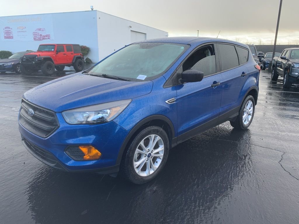 2019 Ford Escape S's photo