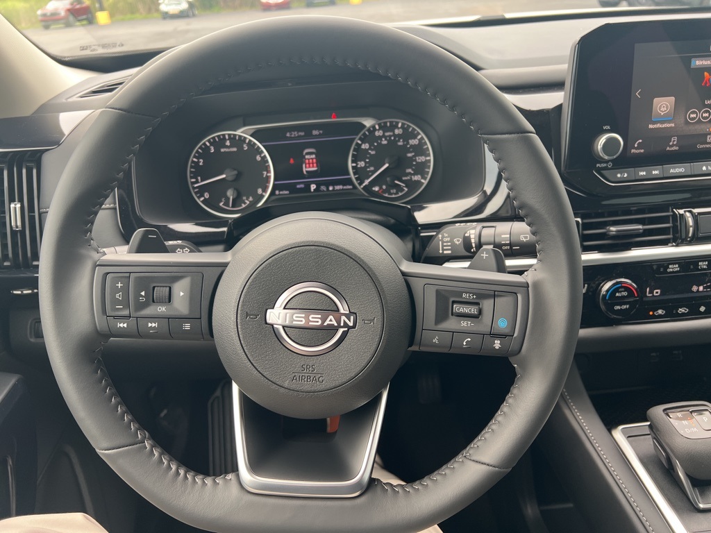 2025 Nissan Pathfinder SV photo 22
