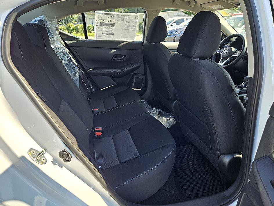 2025 Nissan Sentra SV photo 14