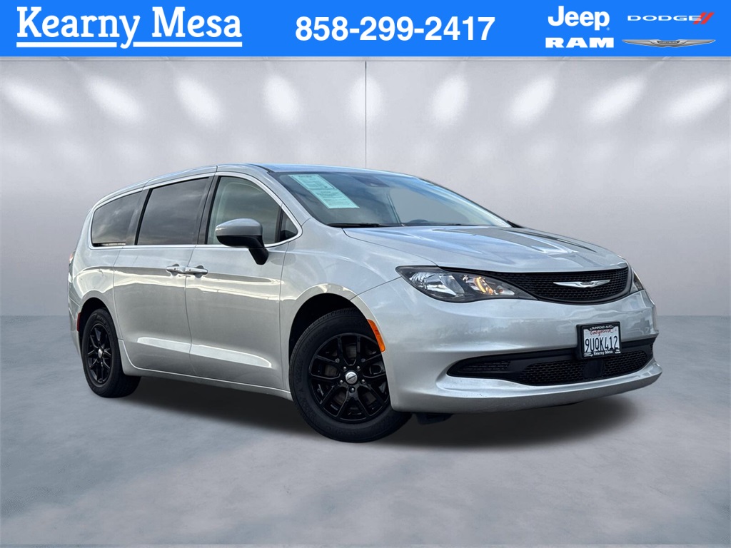 Pre-Owned 2023 Chrysler Voyager LX's photo