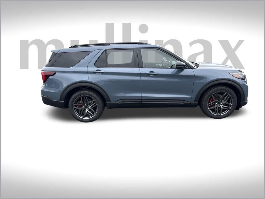 2025 Ford Explorer ST photo 2