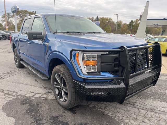 2022 Ford F-150 XLT photo 2