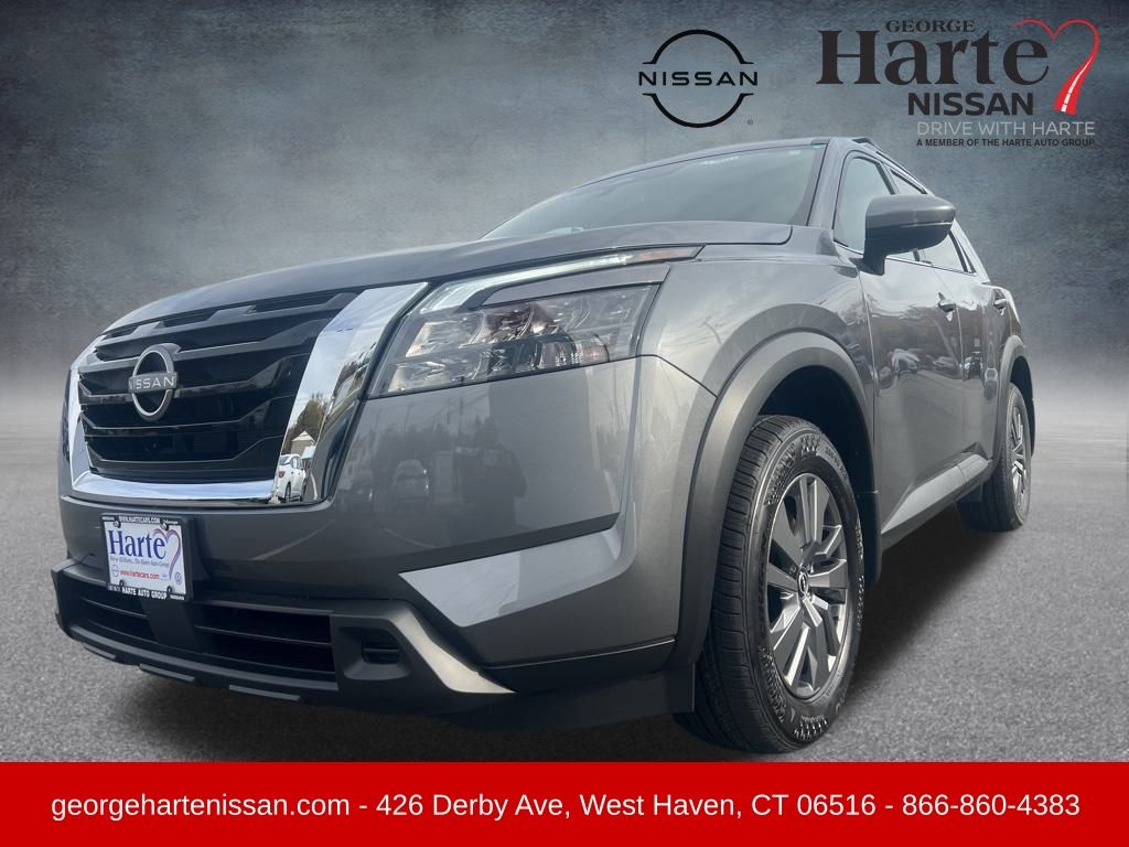 2025 Nissan Pathfinder SV's photo