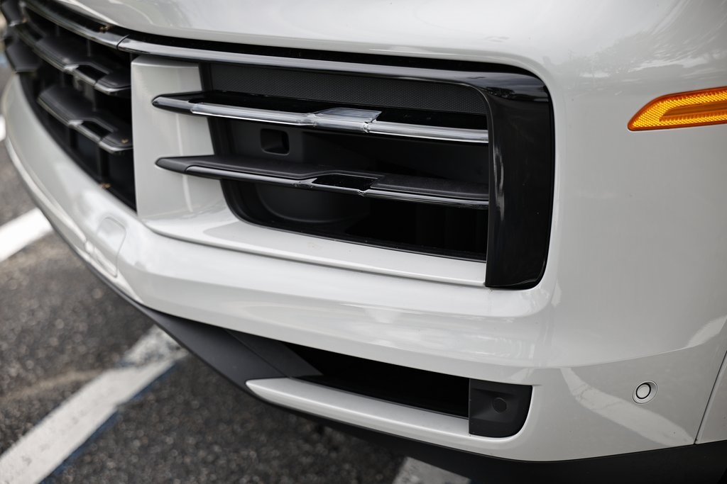 2026 Porsche Cayenne photo 12