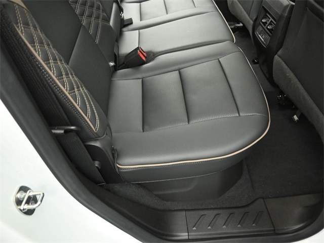 2023 GMC CANYON - Image 28