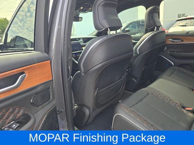 2024 Jeep Grand Cherokee Summit photo 12