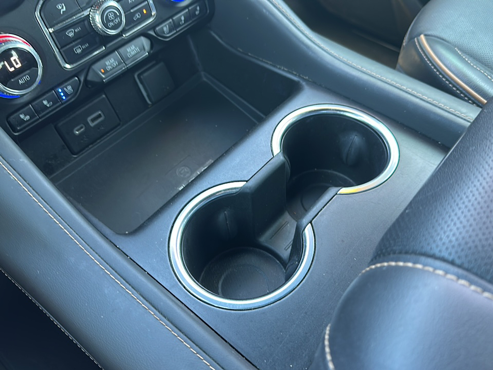 2022 Gmc Yukon AT4 photo 12