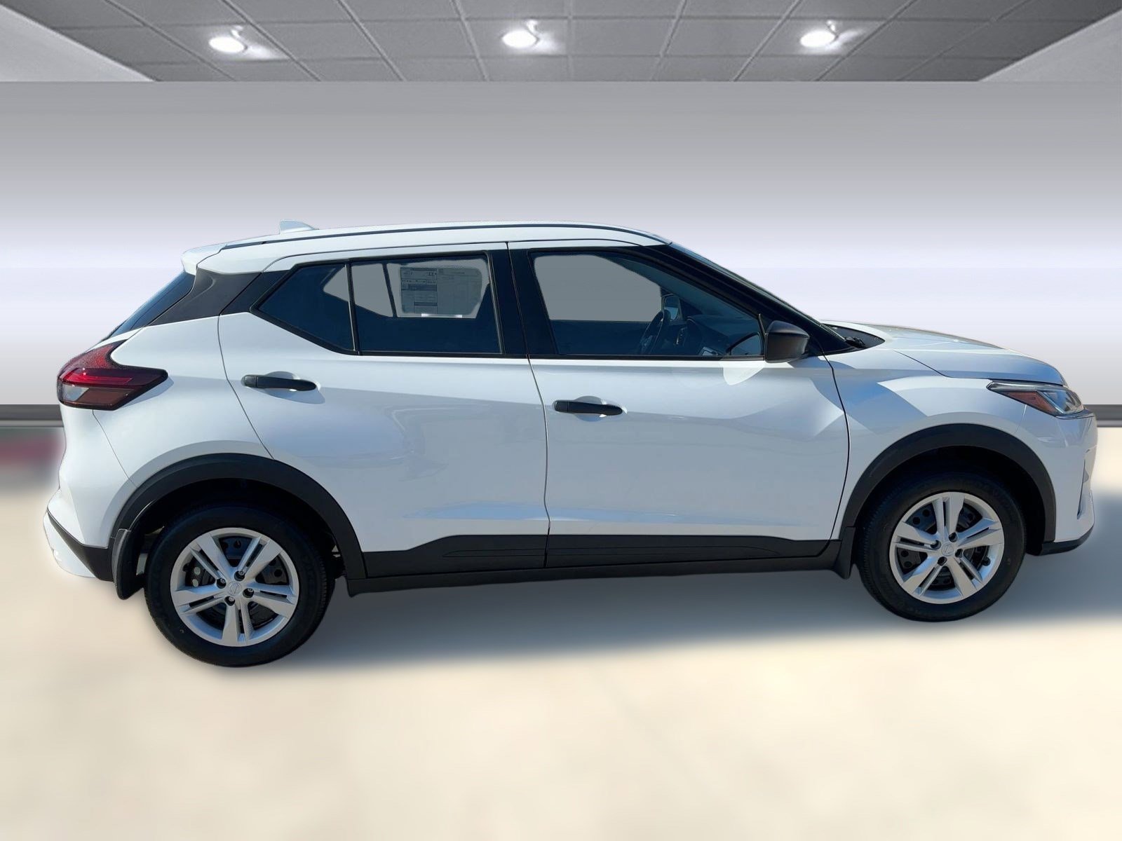 2025 Nissan Kicks Play S photo 8