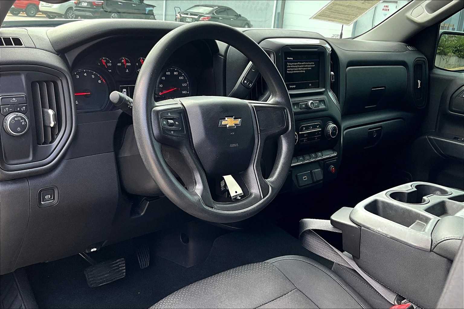 2019 Chevrolet Silverado 1500 Custom photo 12