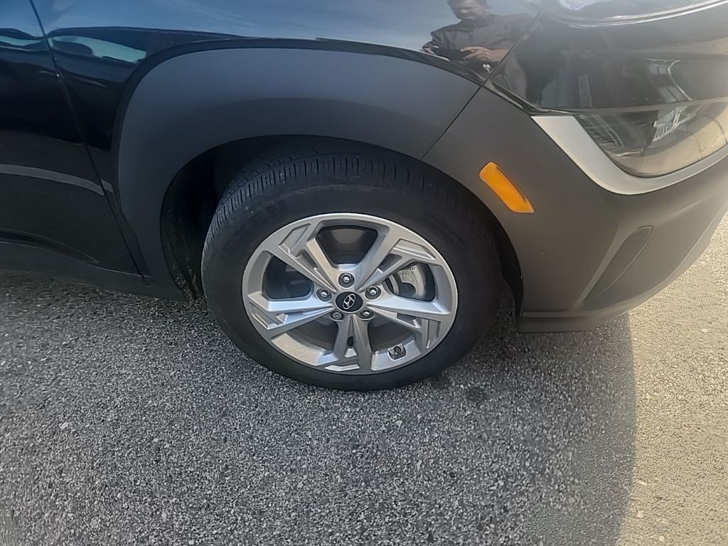 2023 Hyundai Kona SEL photo 2