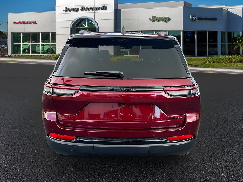 2025 Jeep Grand Cherokee Limited photo 4