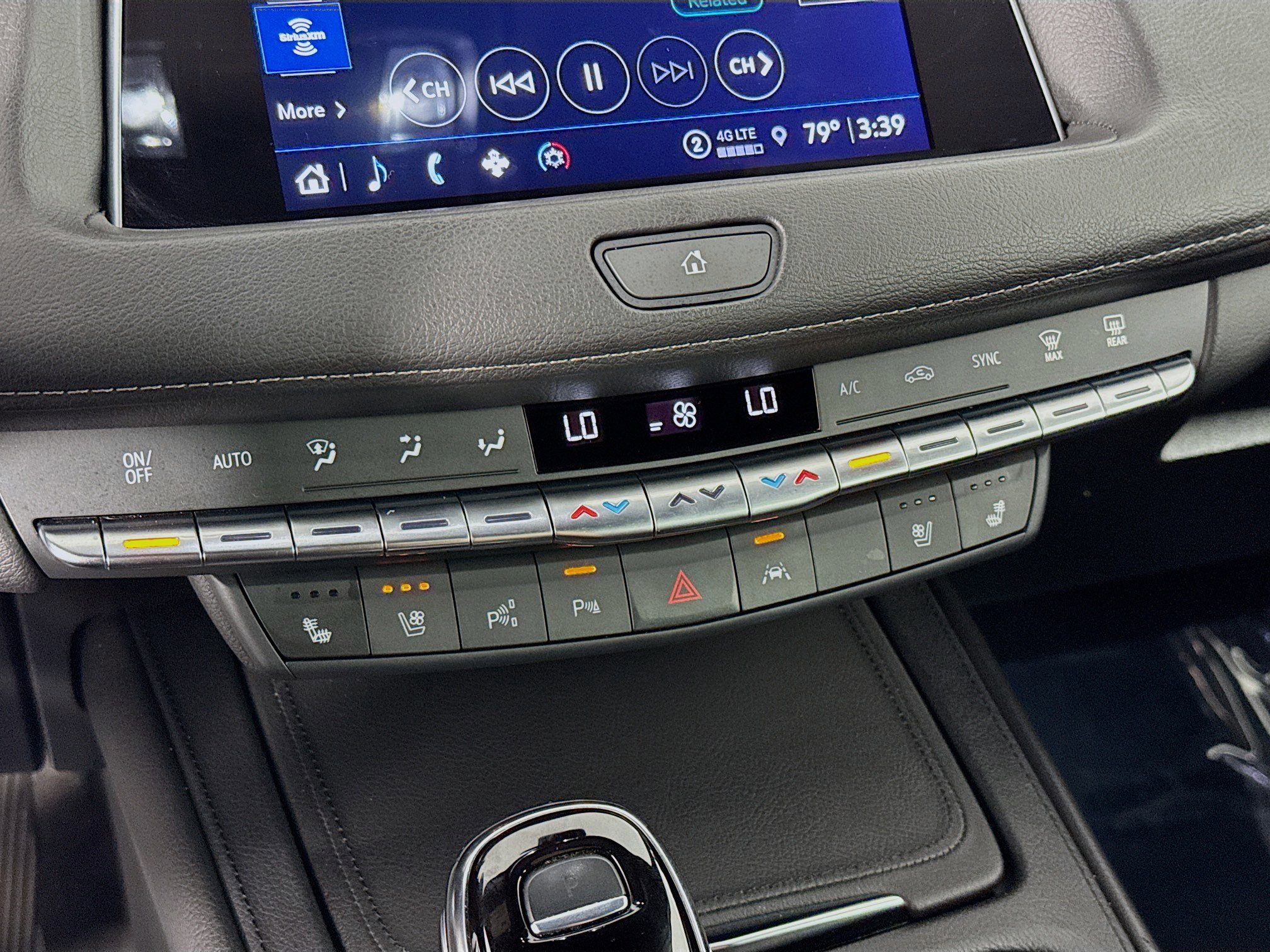 2022 Cadillac XT4 Premium Luxury photo 17
