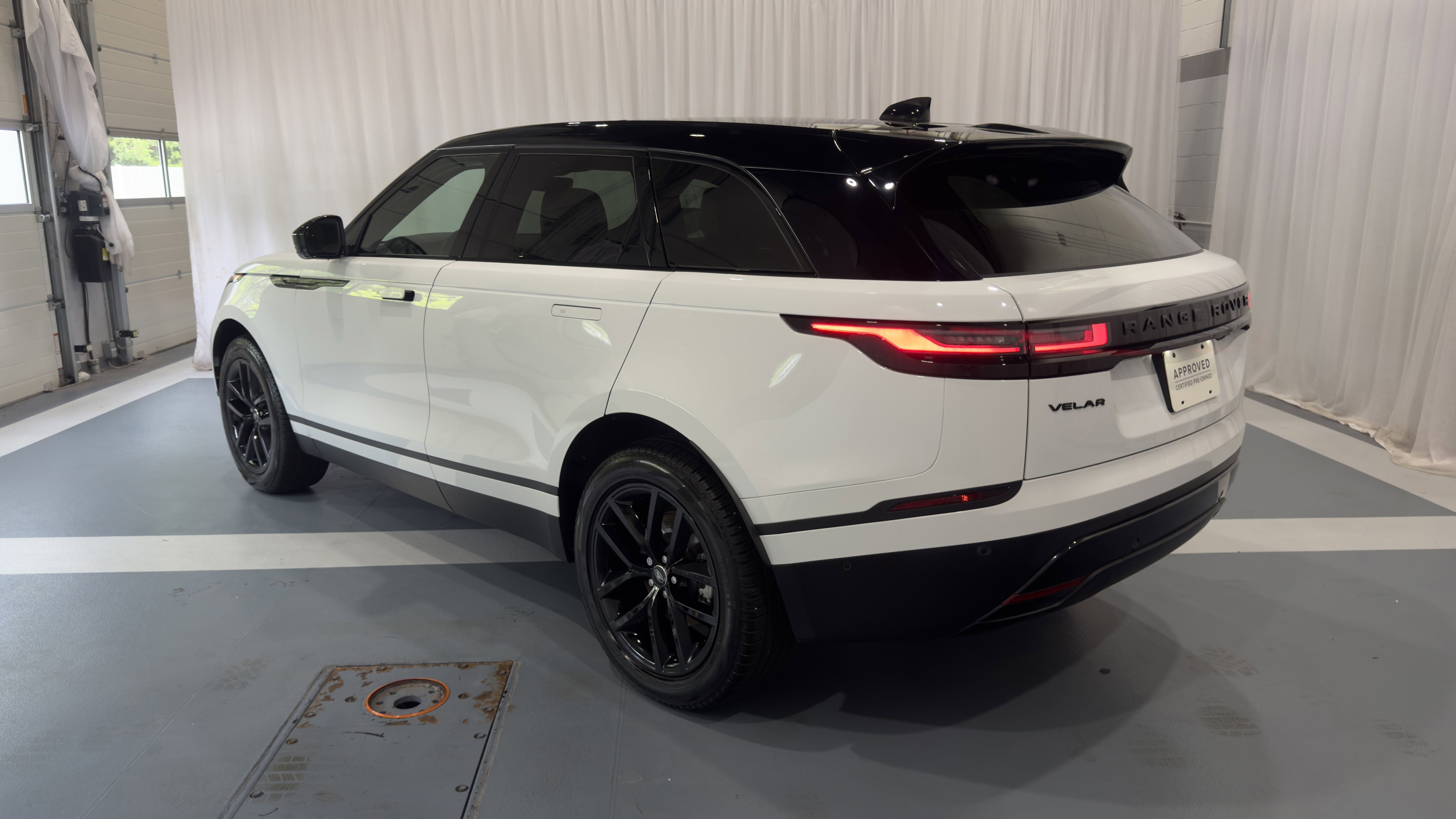 2025 Land Rover Range Rover Velar S Velar photo 3