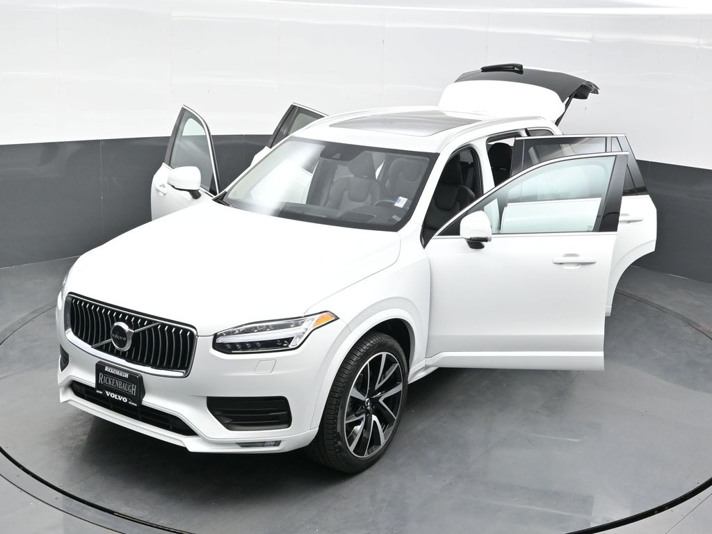 2022 Volvo XC90 T6 Momentum photo 34