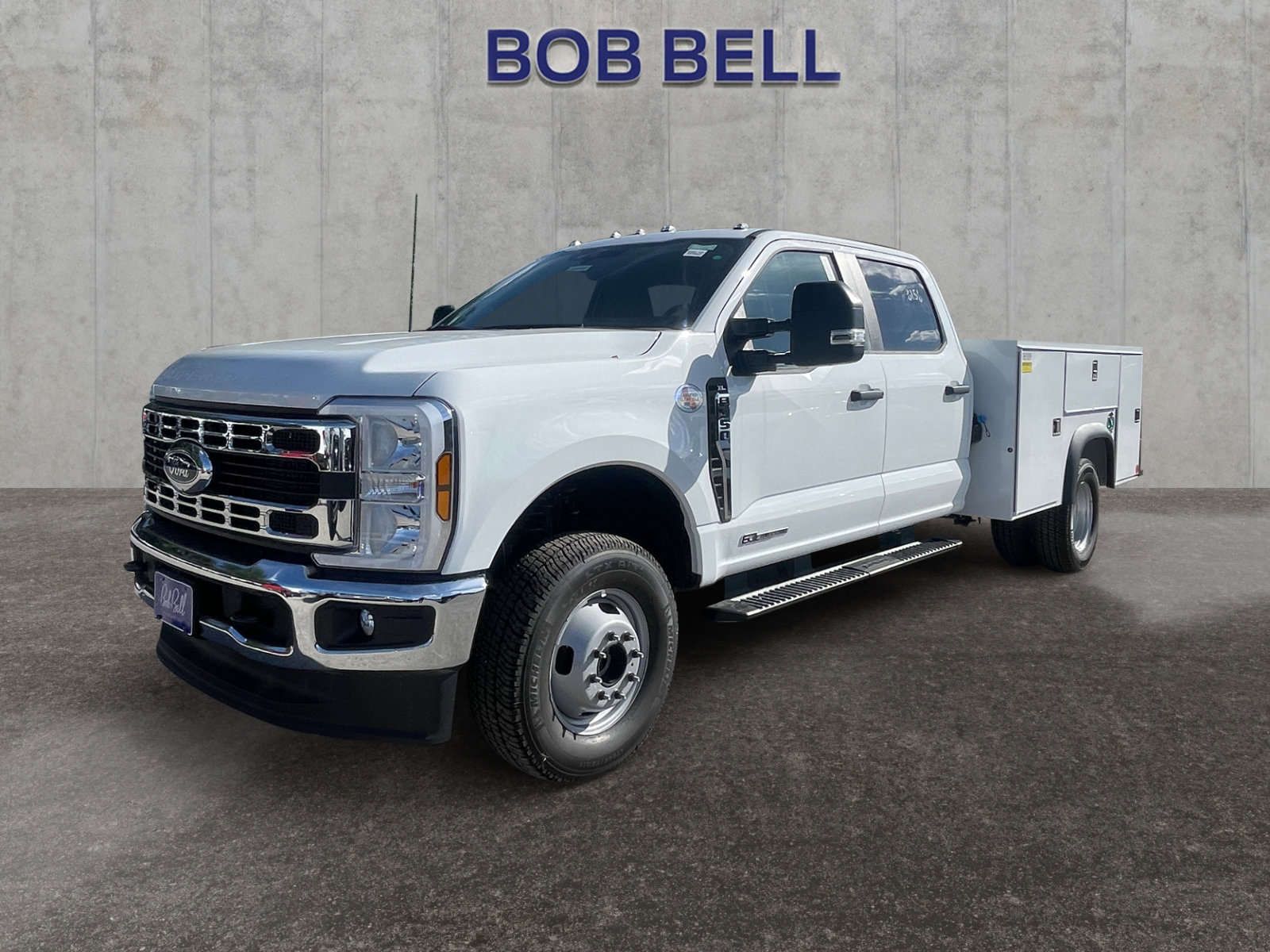 2025 Ford F-350 Super Duty Chassis Cab XL's photo