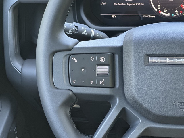 2025 Land Rover Defender 130 X-Dynamic SE photo 27