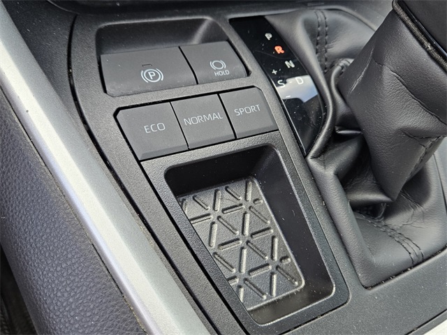 2024 Toyota RAV4 XLE Premium photo 16
