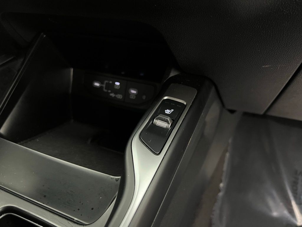 2024 Kia Sorento S photo 13