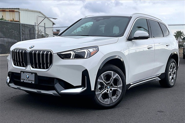 2026 BMW X1 28i's photo