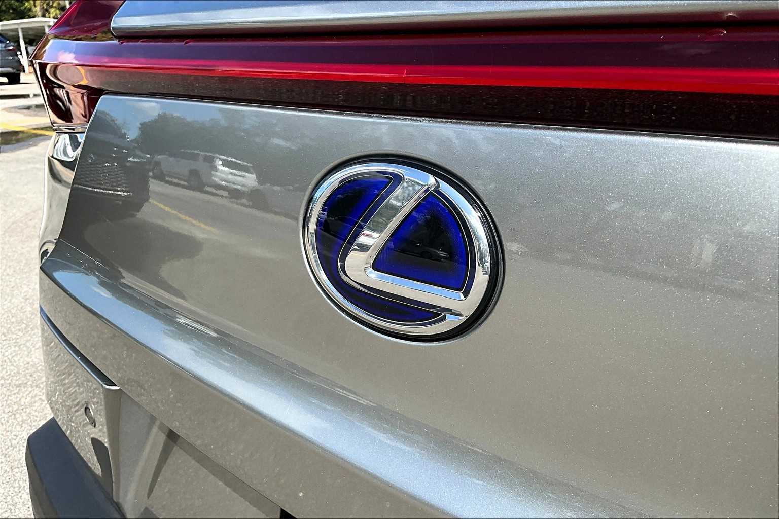2021 Lexus UX 250h photo 30