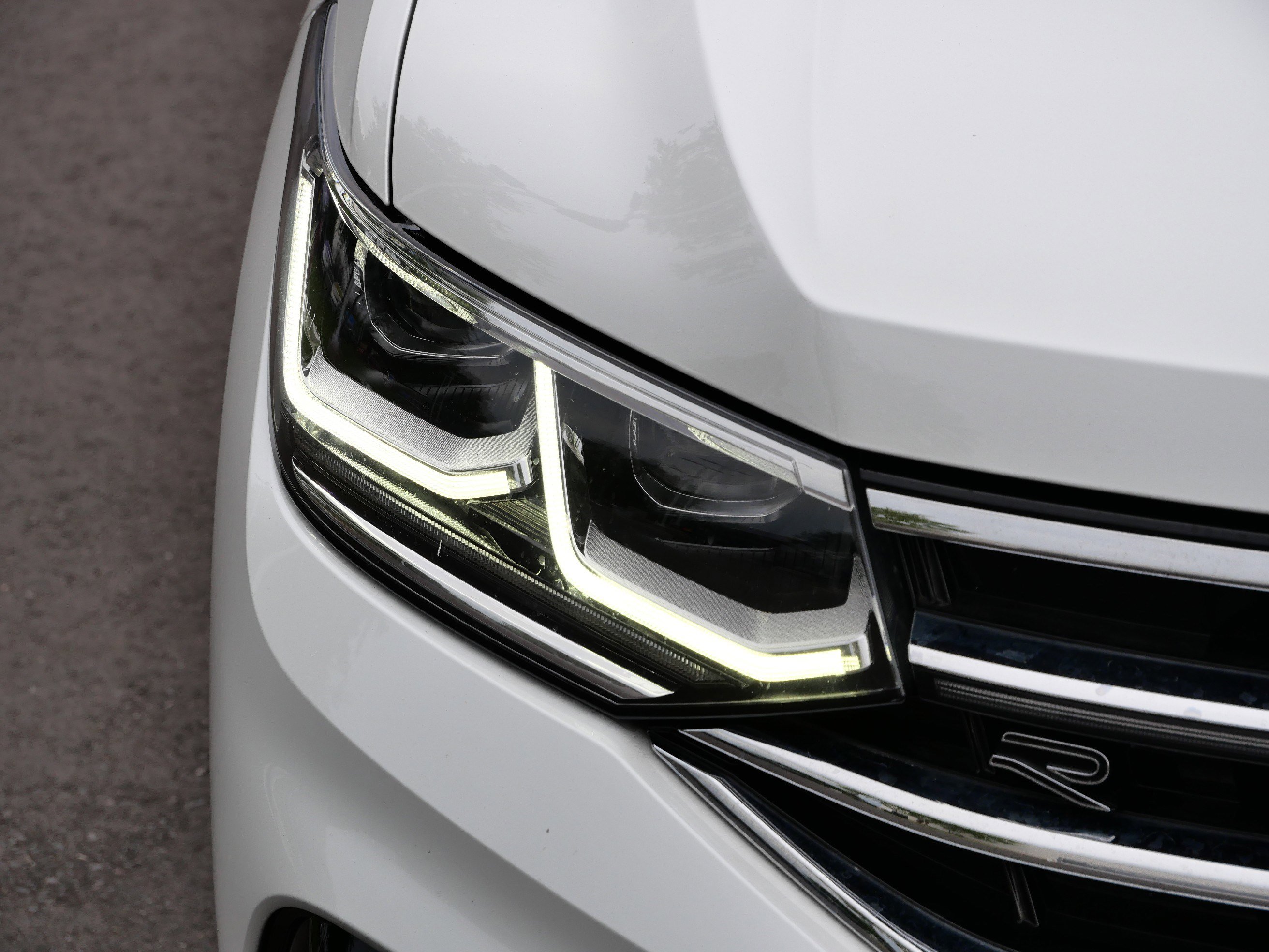 2023 Volkswagen Tiguan SEL R-Line Black photo 14