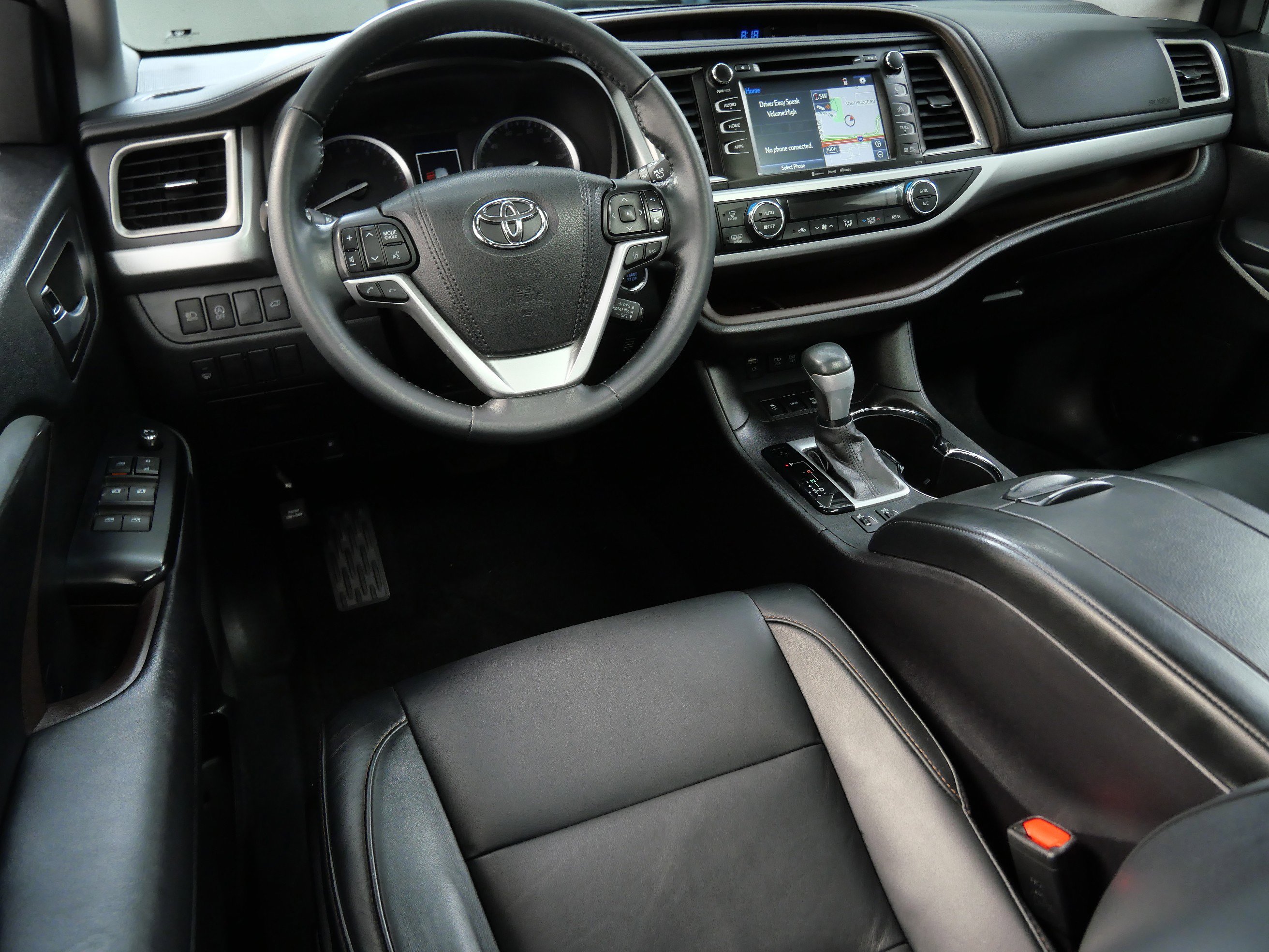 Used 2017 Toyota Highlander XLE with VIN 5TDJZRFH7HS452273 for sale in Minnetonka, Minnesota