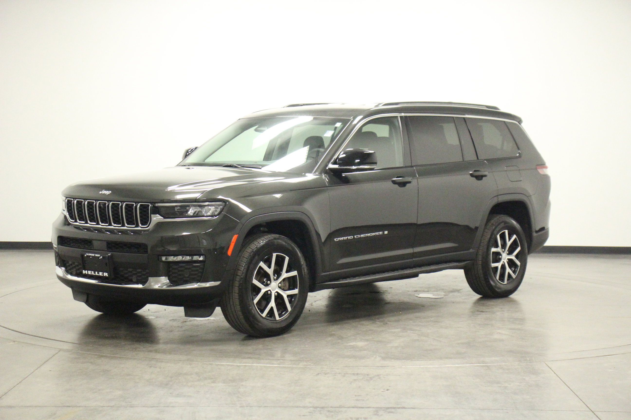 2024 Jeep Grand Cherokee Limited photo 3