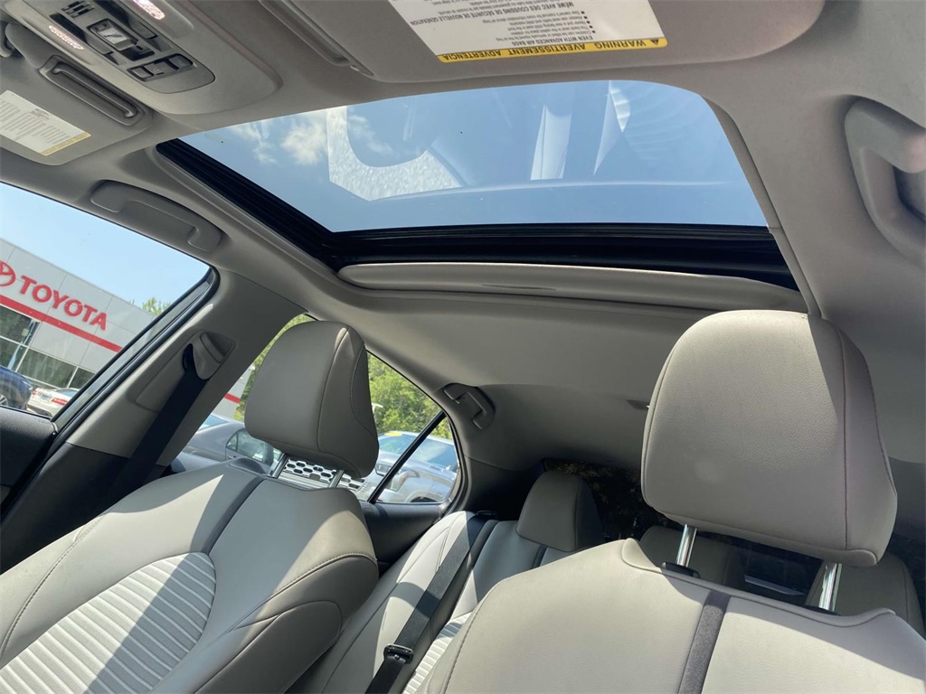 2024 Toyota Camry Hybrid SE photo 16