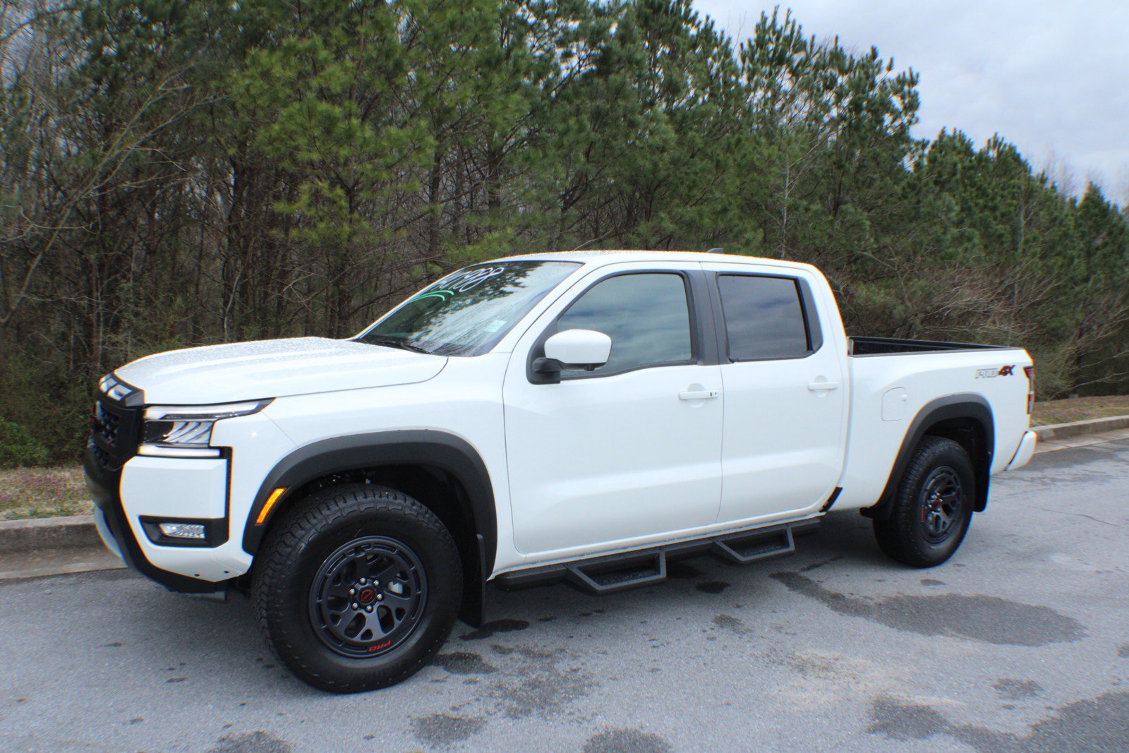 2025 Nissan Frontier PRO-4X photo 4