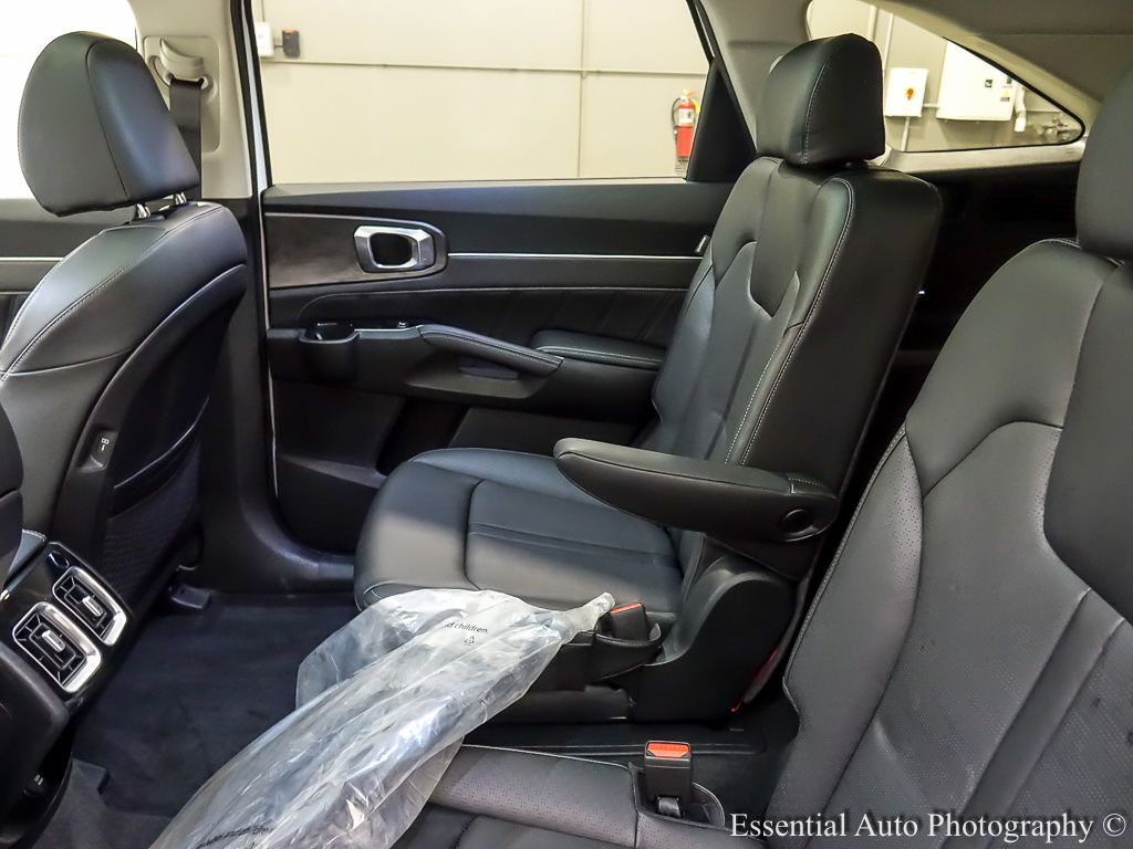 2025 KIA SORENTO - Image 13