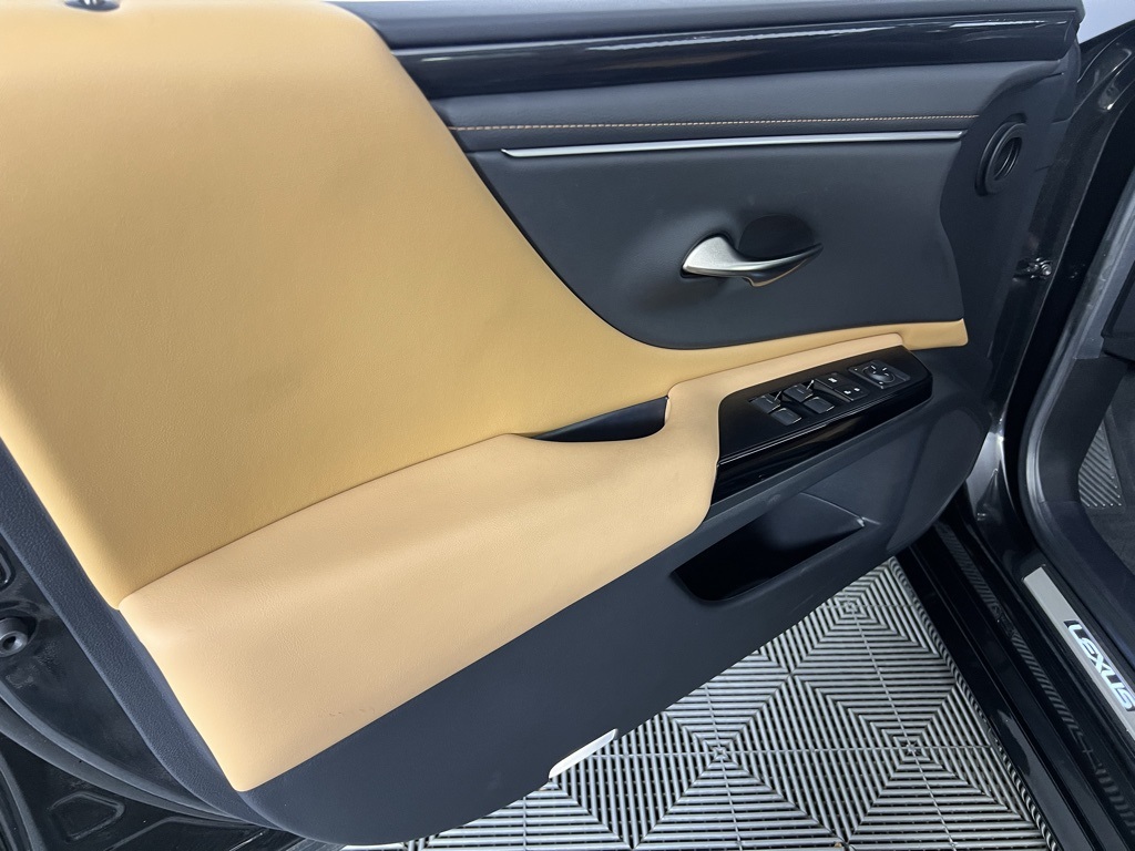 2025 Lexus ES 350 photo 19