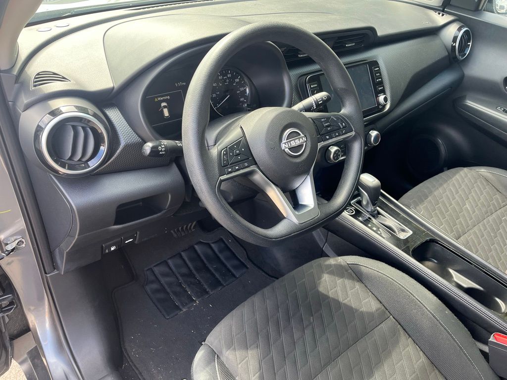 2023 Nissan Kicks SV photo 4