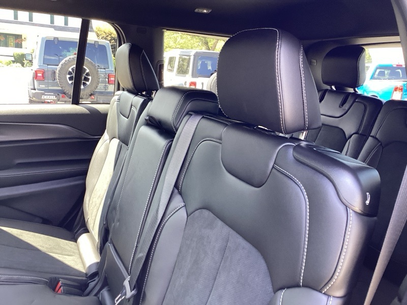 2025 Jeep Grand Cherokee Altitude X photo 18