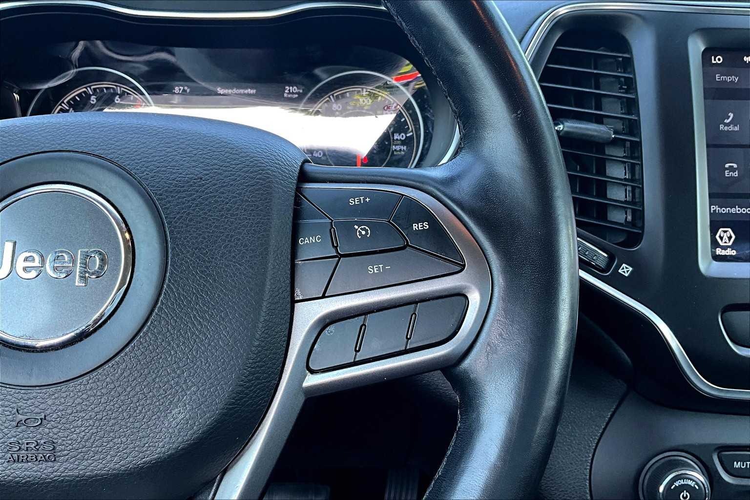 2021 Jeep Cherokee Latitude Lux photo 22
