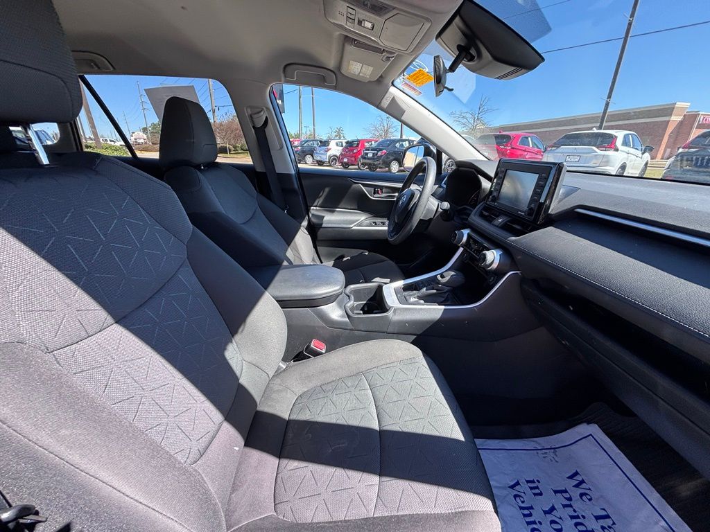 2022 Toyota RAV4 XLE photo 20